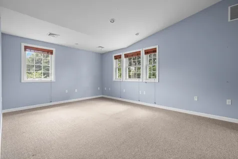 163 Wedgewood Lane Manchester NH 03109