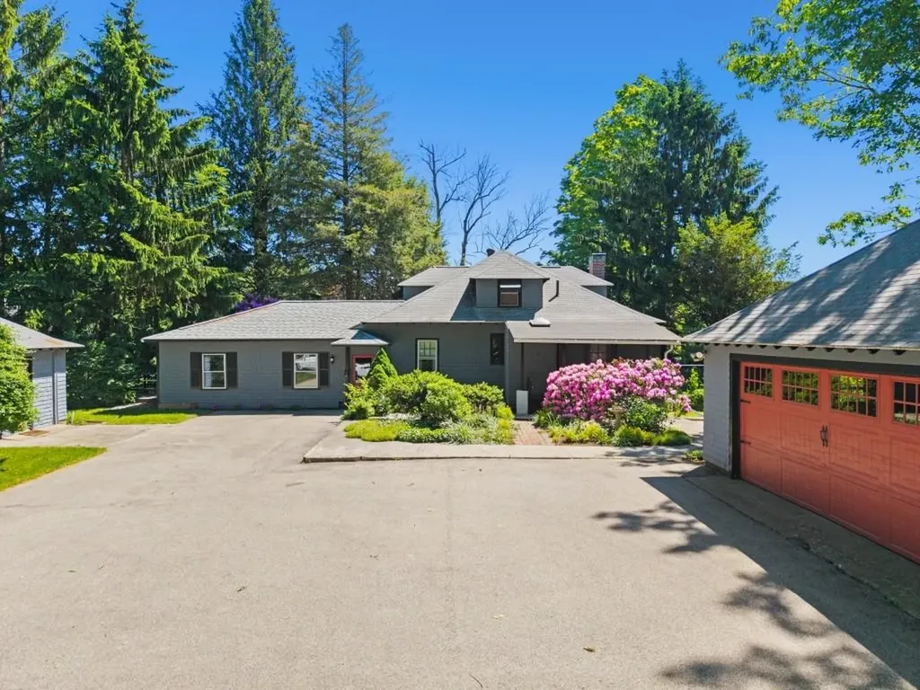 52 Whipple Road Kittery ME 03904