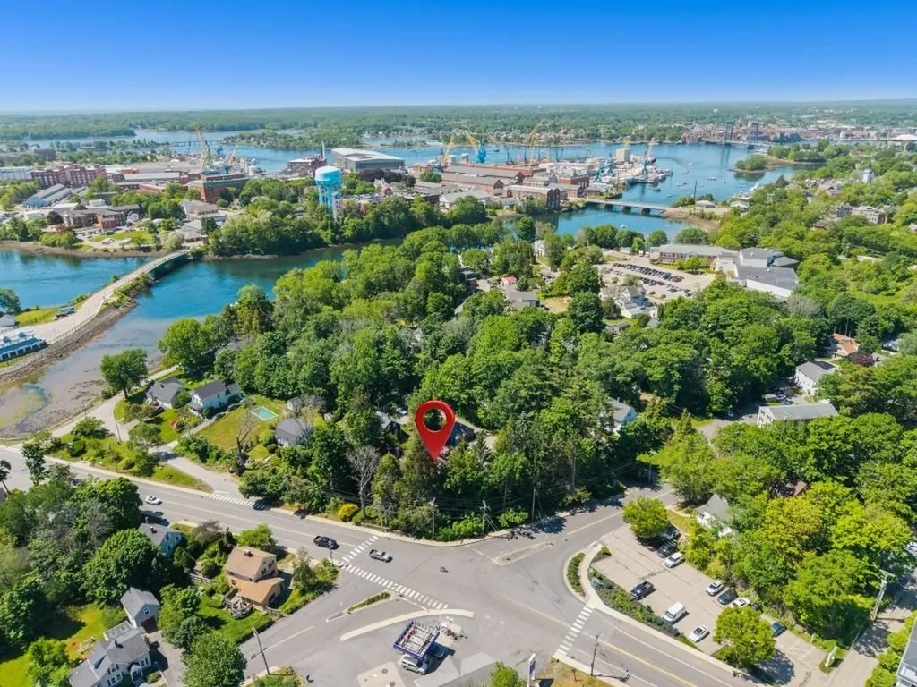 52 Whipple Road Kittery ME 03904