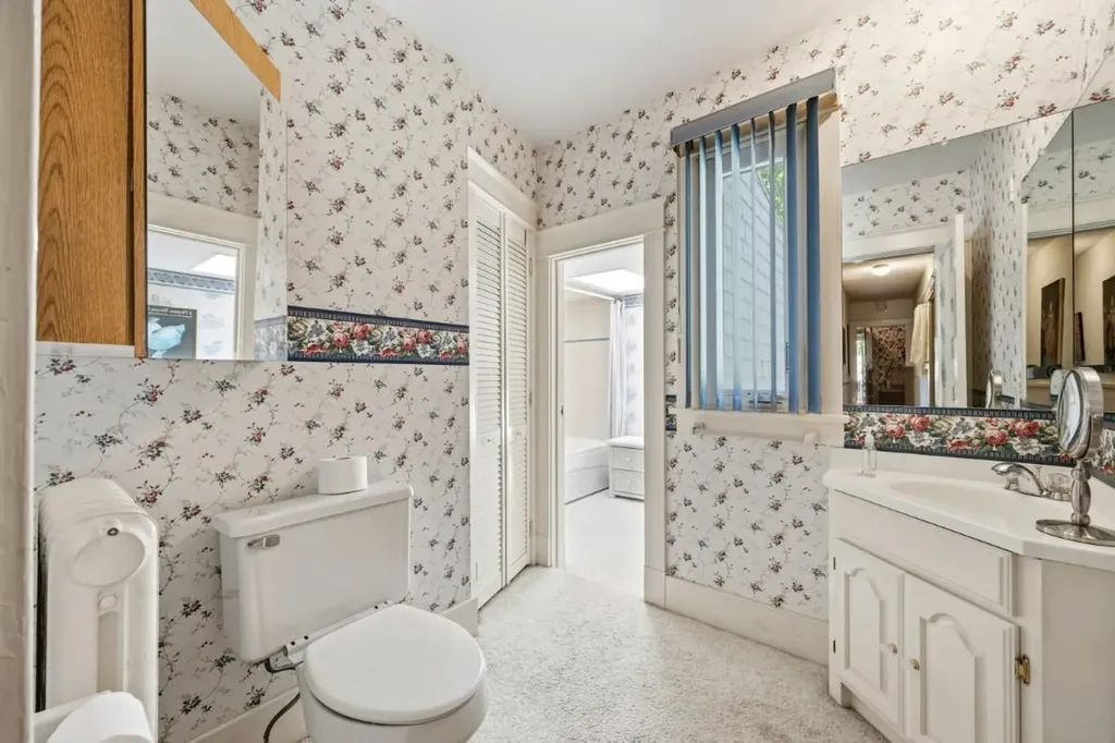 52 Whipple Road Kittery ME 03904