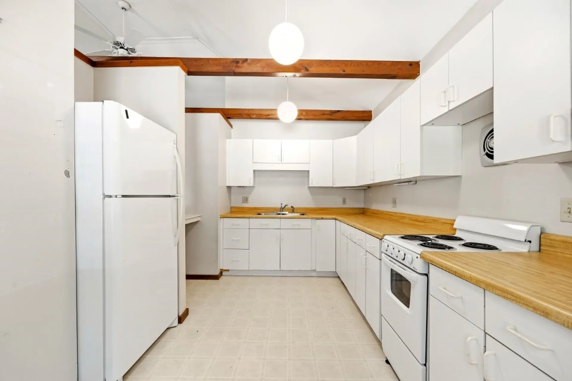 52 Whipple Road Kittery ME 03904