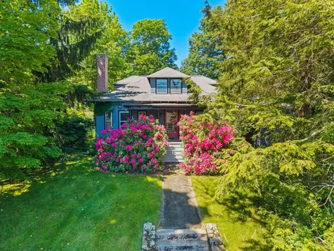 52 Whipple Road Kittery ME 03904