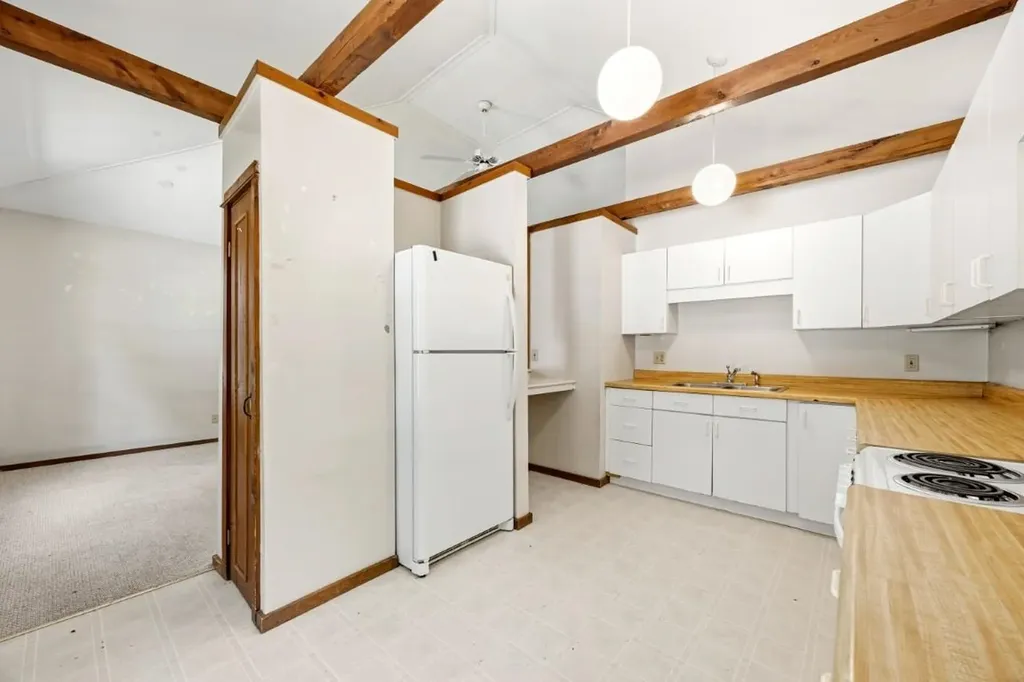 52 Whipple Road Kittery ME 03904