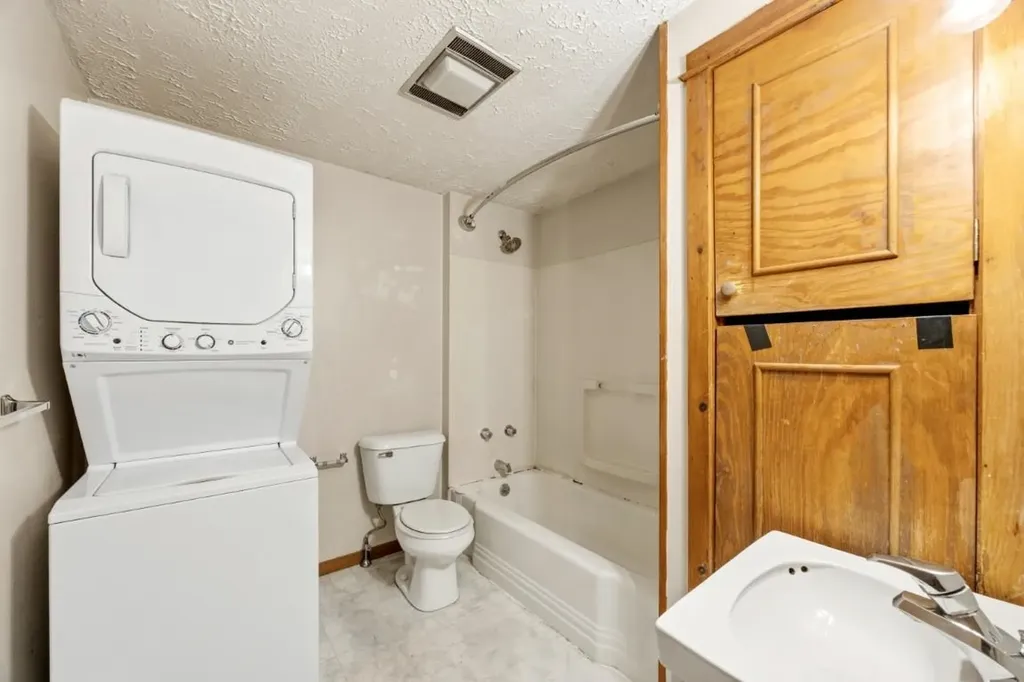 52 Whipple Road Kittery ME 03904