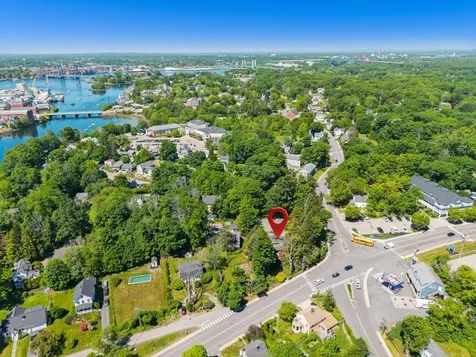 52 Whipple Road Kittery ME 03904
