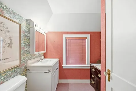 52 Whipple Road Kittery ME 03904