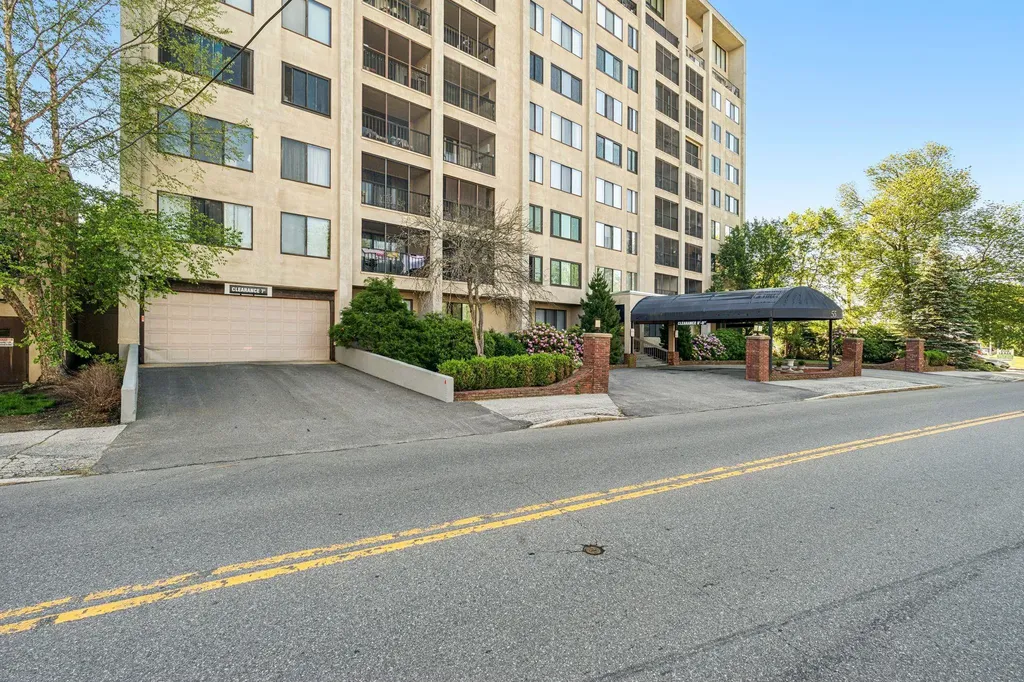 55 River Road Manchester NH 03104