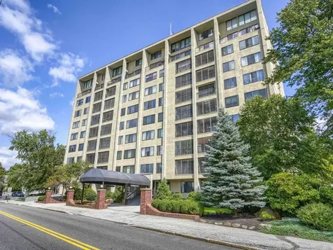 55 River Road Manchester NH 03104