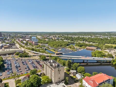 55 River Road Manchester NH 03104