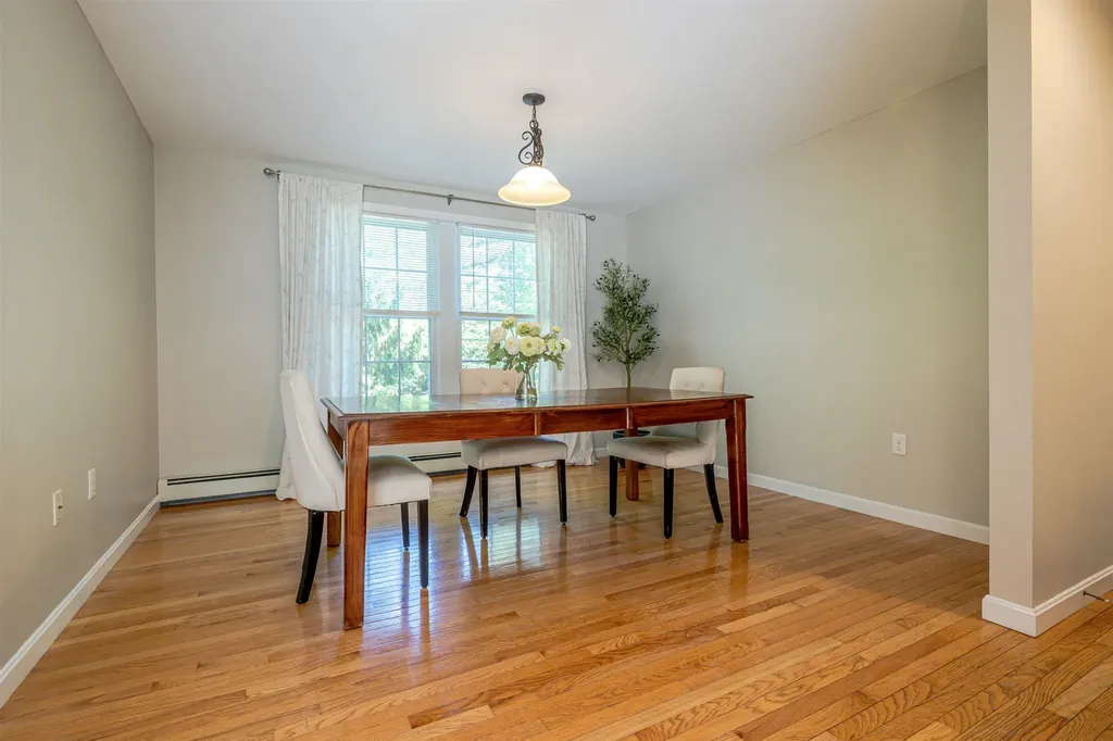 877 River Road Weare NH 03281