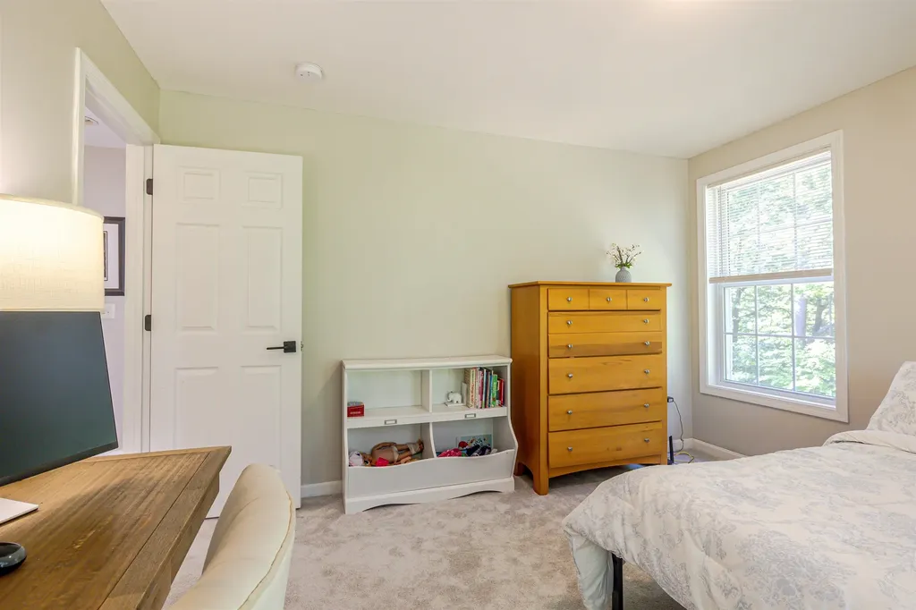 877 River Road Weare NH 03281