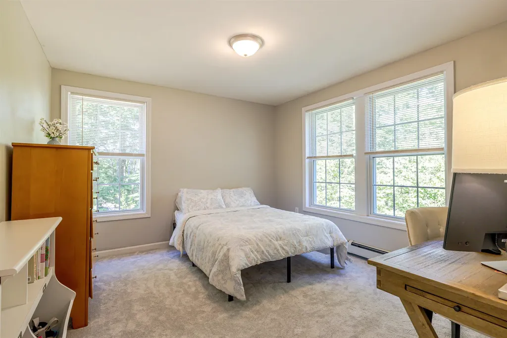 877 River Road Weare NH 03281
