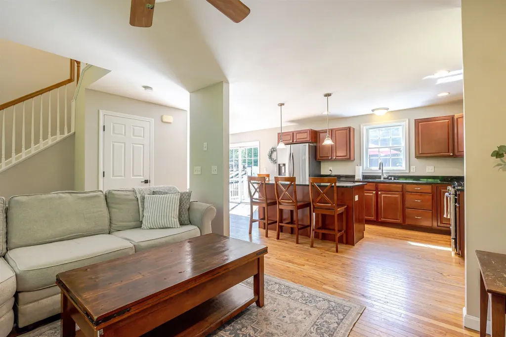877 River Road Weare NH 03281