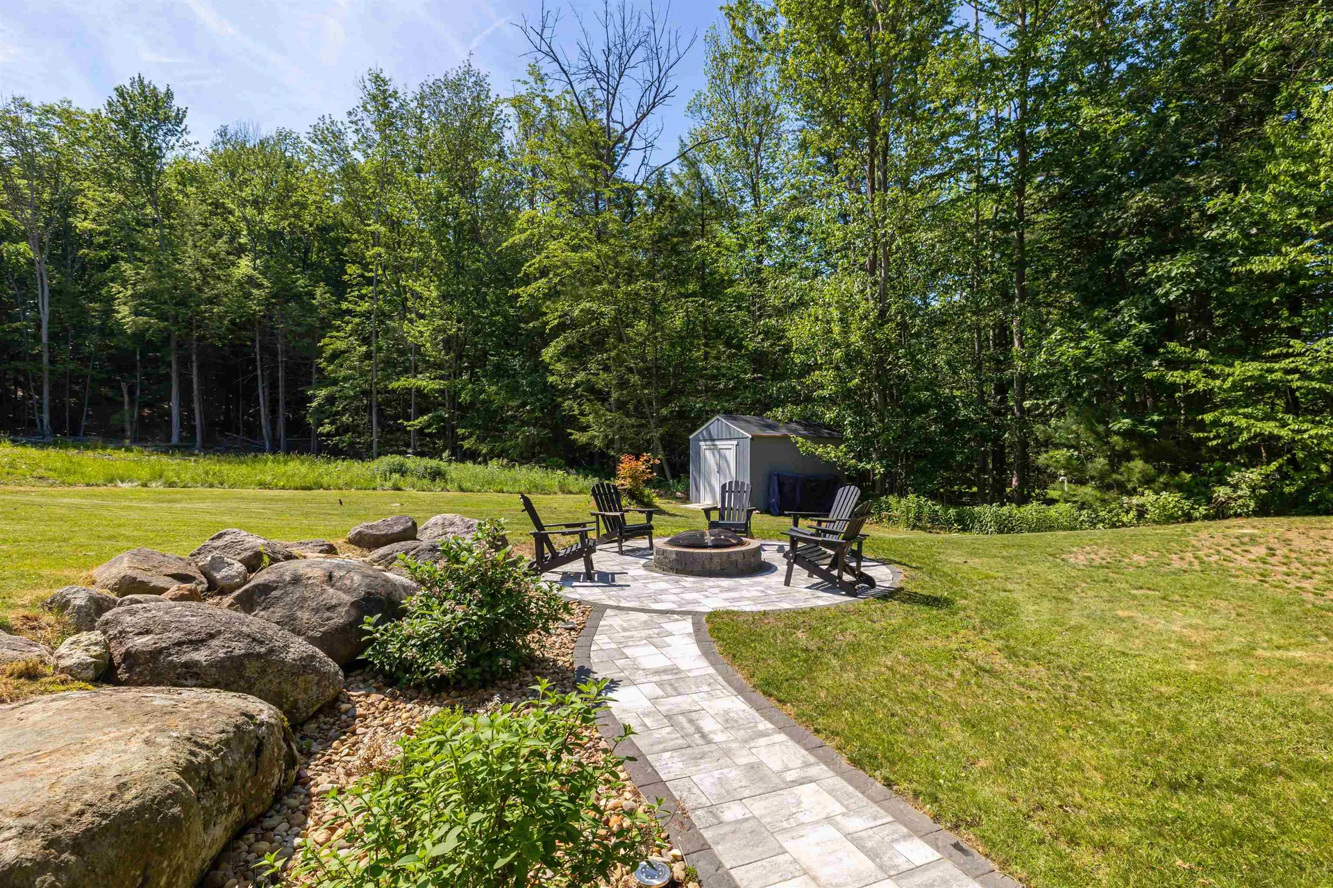 877 River Road Weare NH 03281