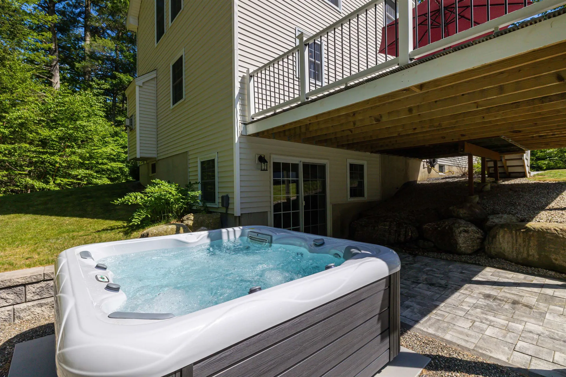 877 River Road Weare NH 03281
