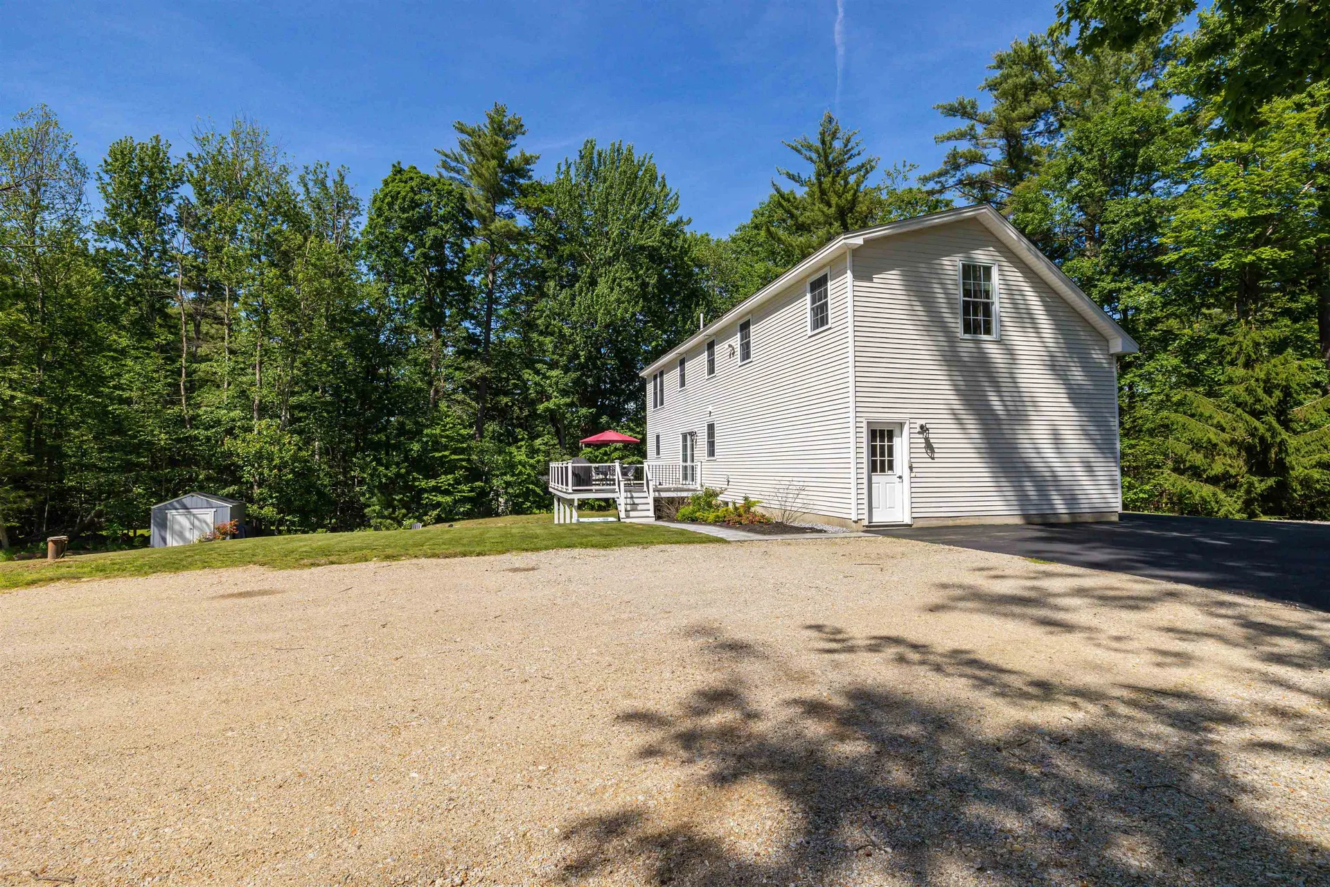 877 River Road Weare NH 03281
