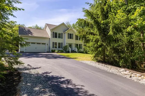 877 River Road Weare NH 03281
