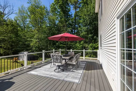 877 River Road Weare NH 03281