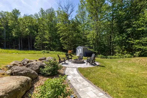 877 River Road Weare NH 03281