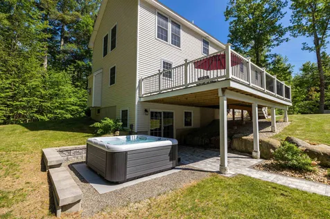877 River Road Weare NH 03281