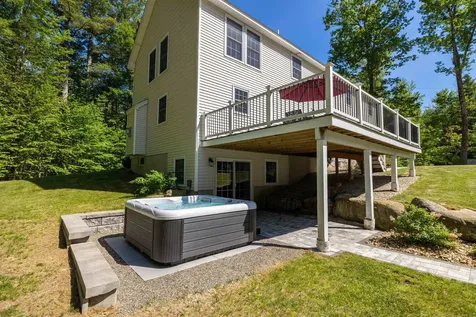 877 River Road Weare NH 03281