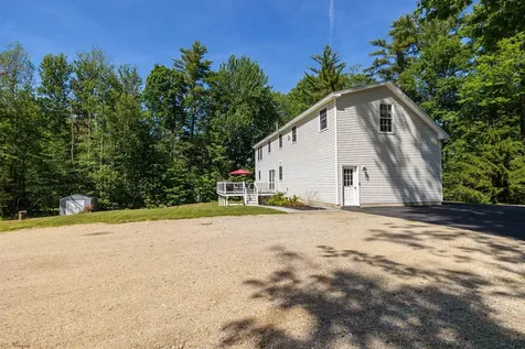 877 River Road Weare NH 03281
