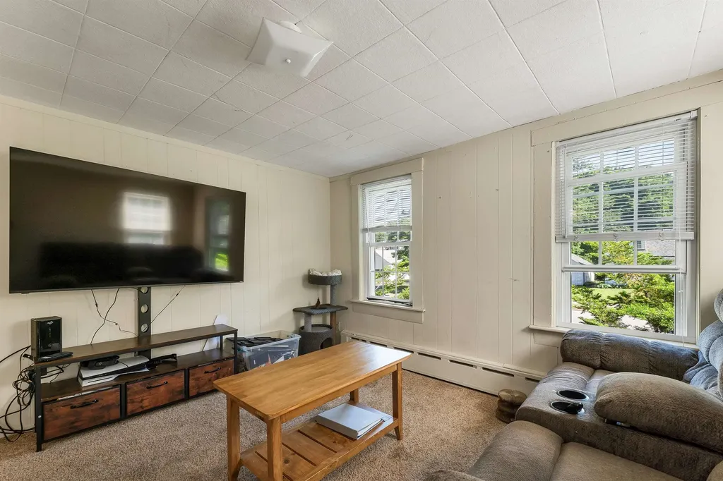 9 Crescent Street Laconia NH 03246