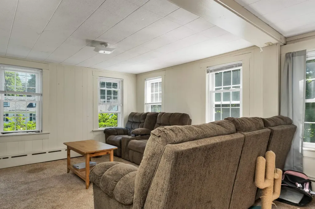 9 Crescent Street Laconia NH 03246