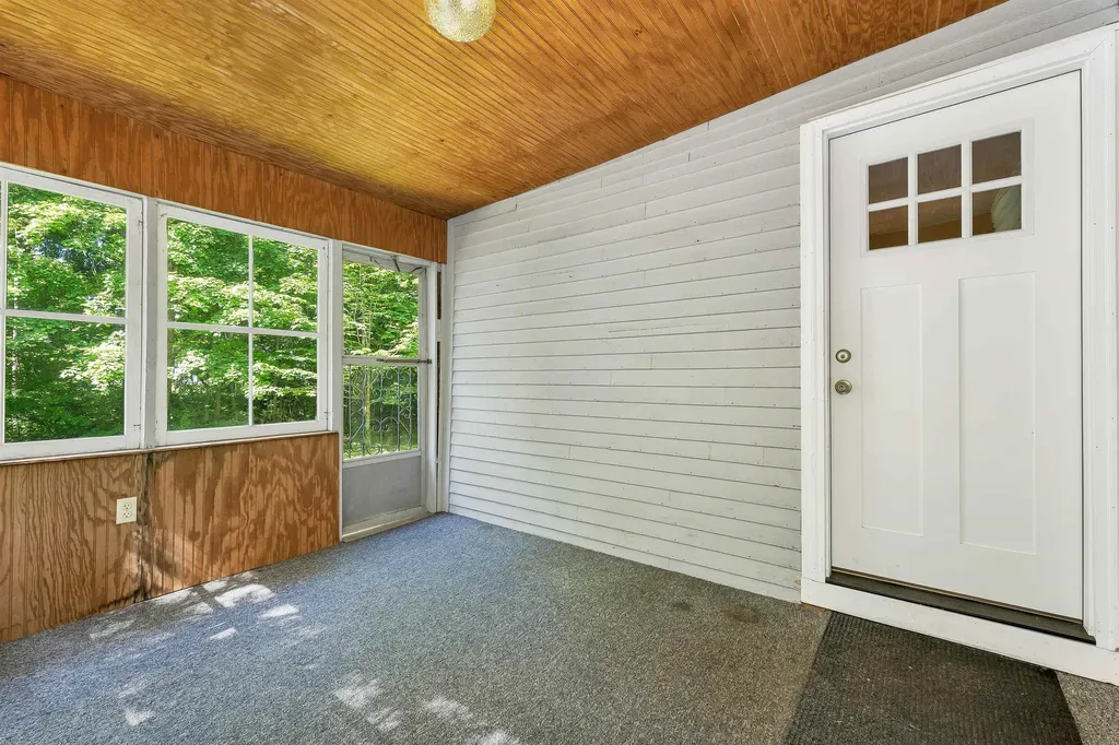 9 Crescent Street Laconia NH 03246