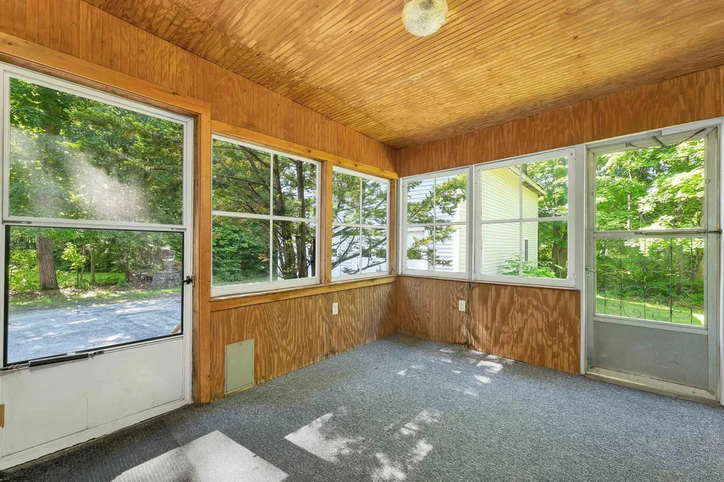 9 Crescent Street Laconia NH 03246