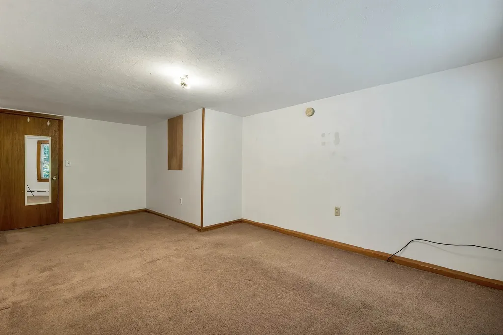 9 Crescent Street Laconia NH 03246