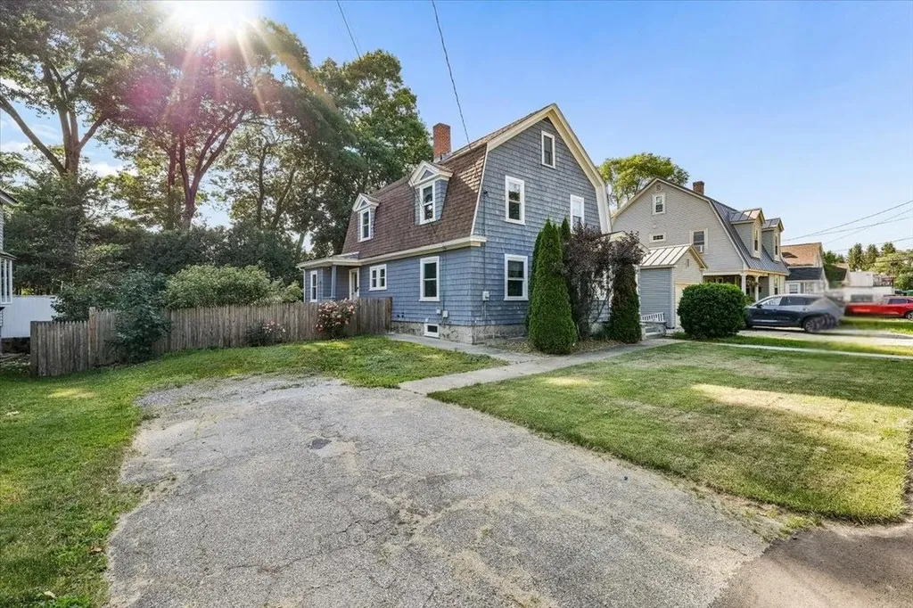 838 Maple Street Manchester NH 03104