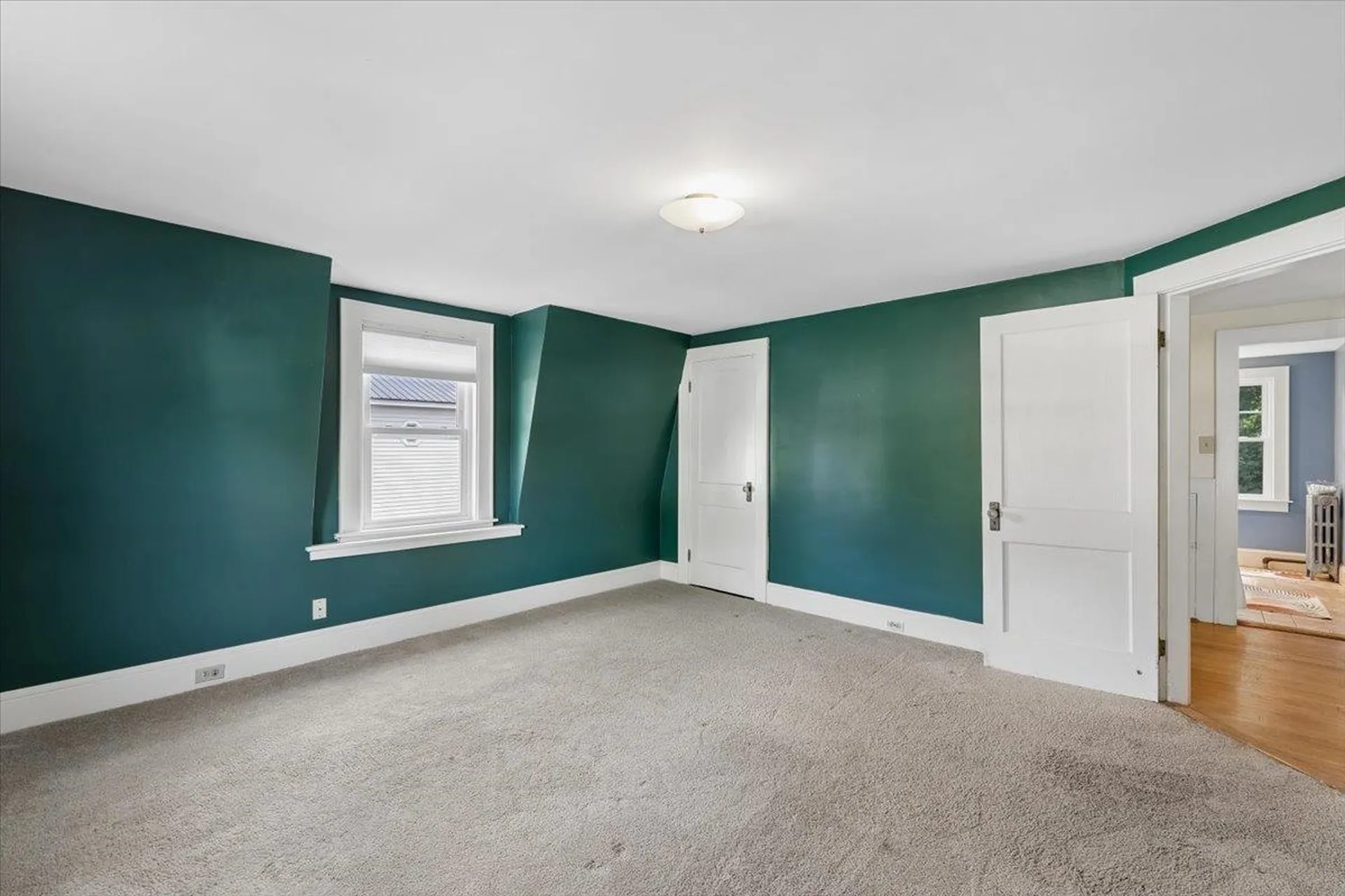 838 Maple Street Manchester NH 03104