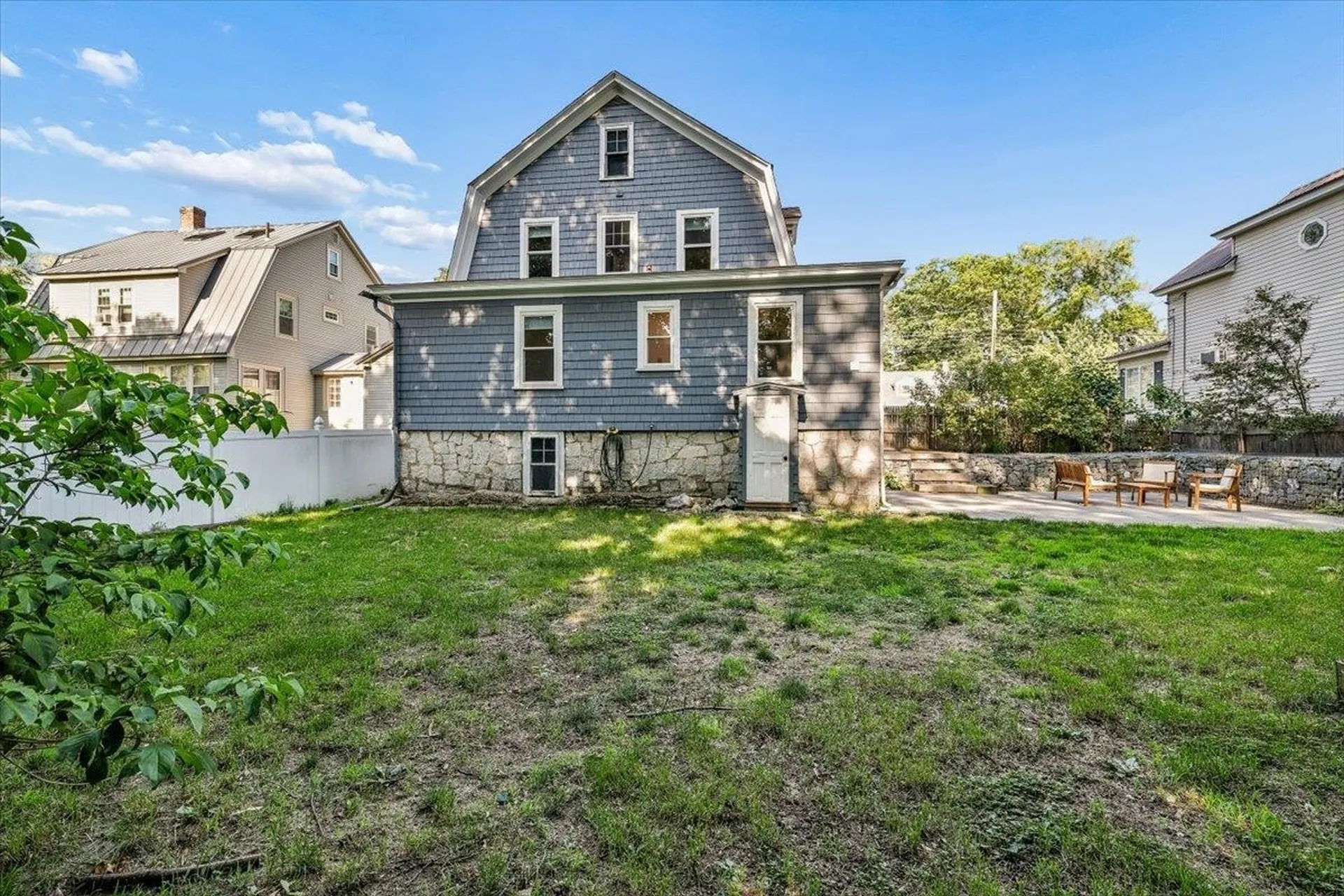 838 Maple Street Manchester NH 03104