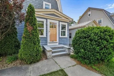 838 Maple Street Manchester NH 03104
