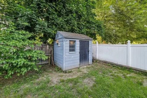 838 Maple Street Manchester NH 03104