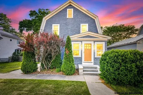 838 Maple Street Manchester NH 03104