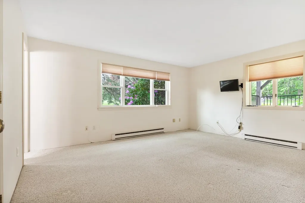 128 Hilltop Place New London NH 03257