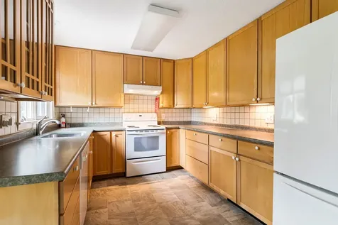 128 Hilltop Place New London NH 03257
