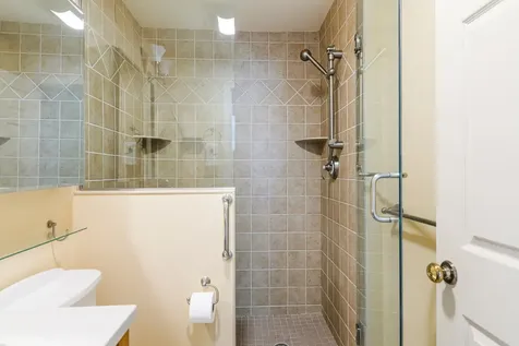 128 Hilltop Place New London NH 03257