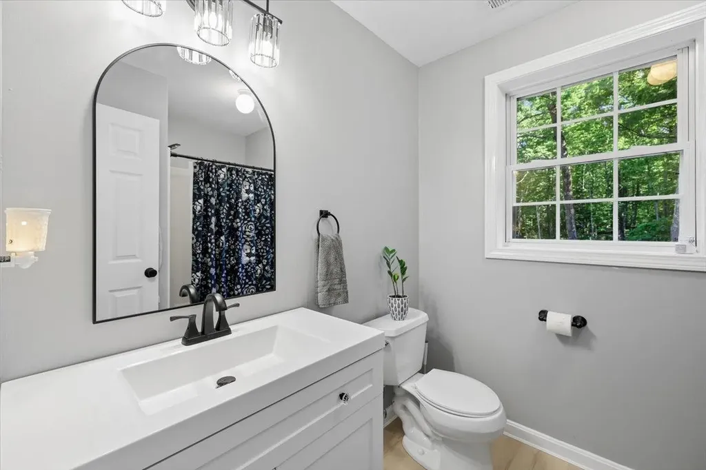 165 Governors Road Pittsfield NH 03263
