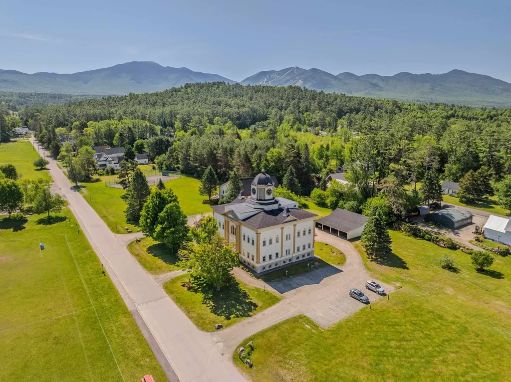 28 Academy Street Franconia NH 03580