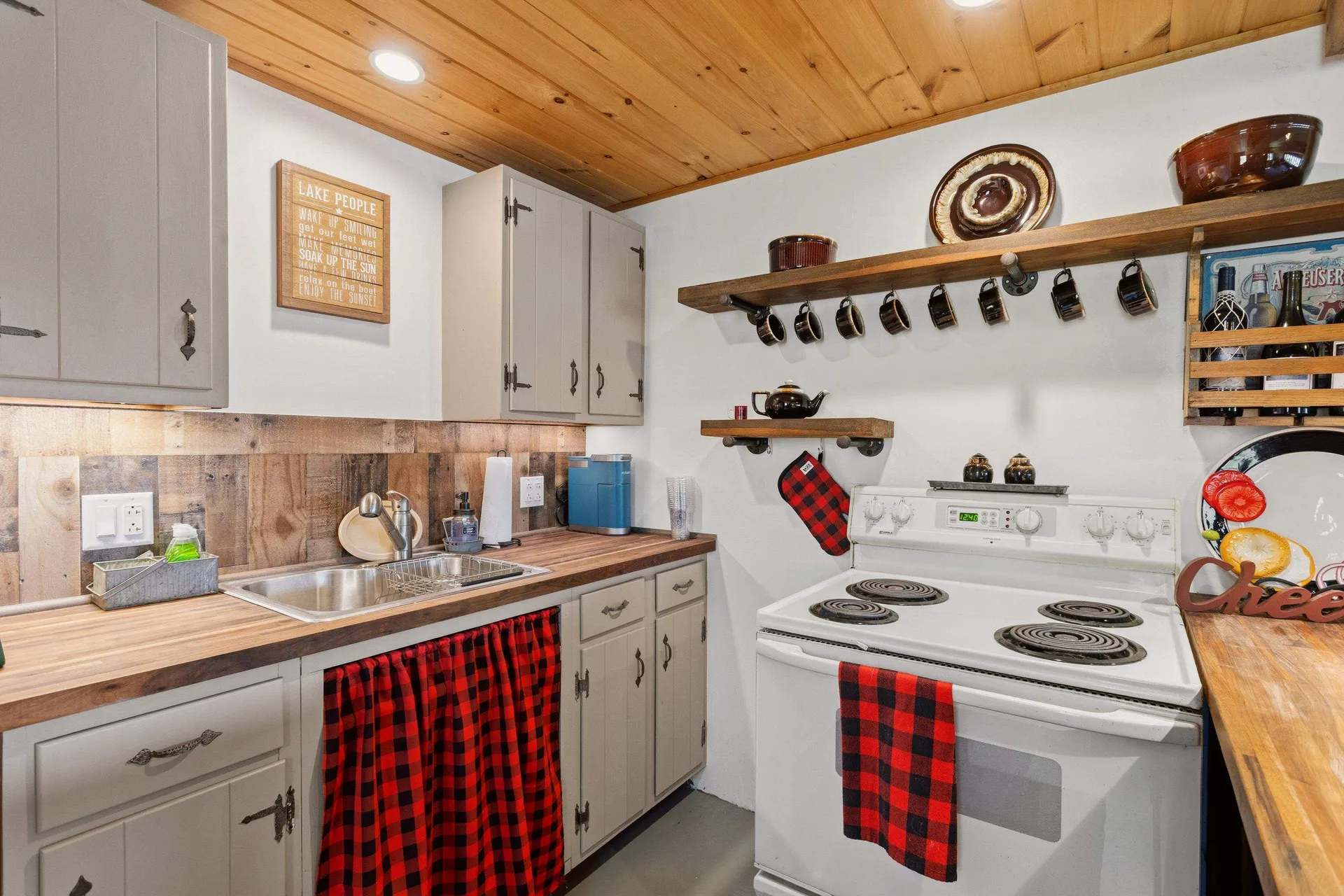 50 Gaumont Road Windham NH 03087
