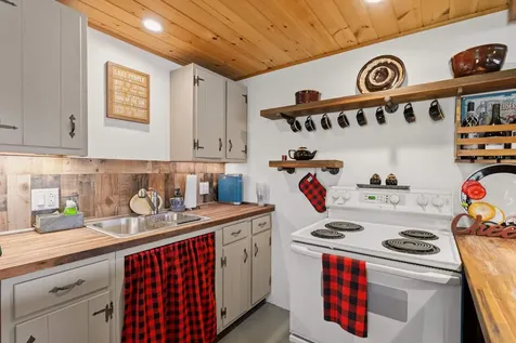 50 Gaumont Road Windham NH 03087