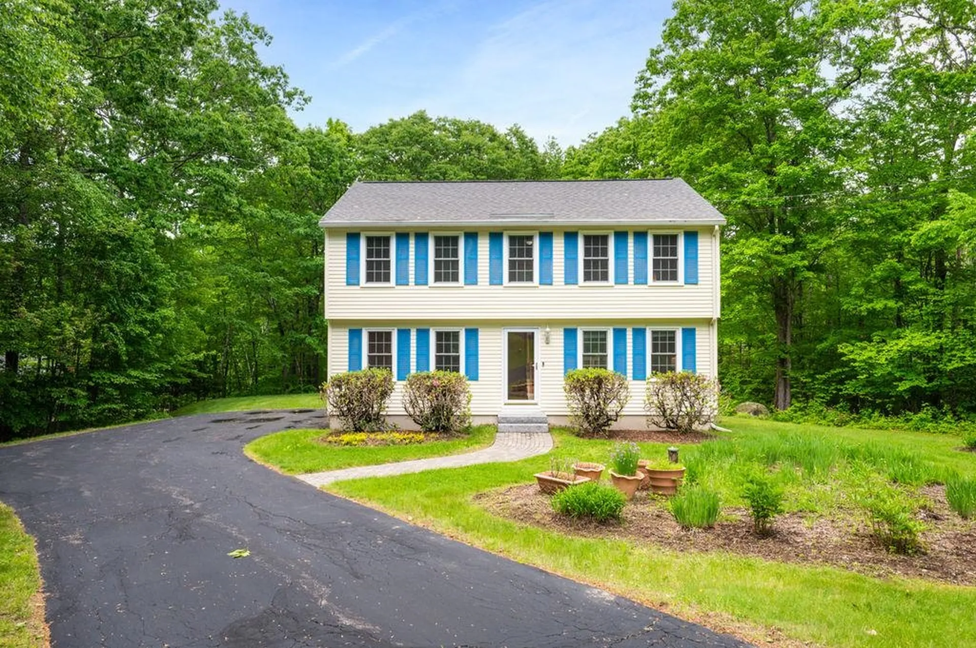 43 Sage Court Goffstown NH 03045