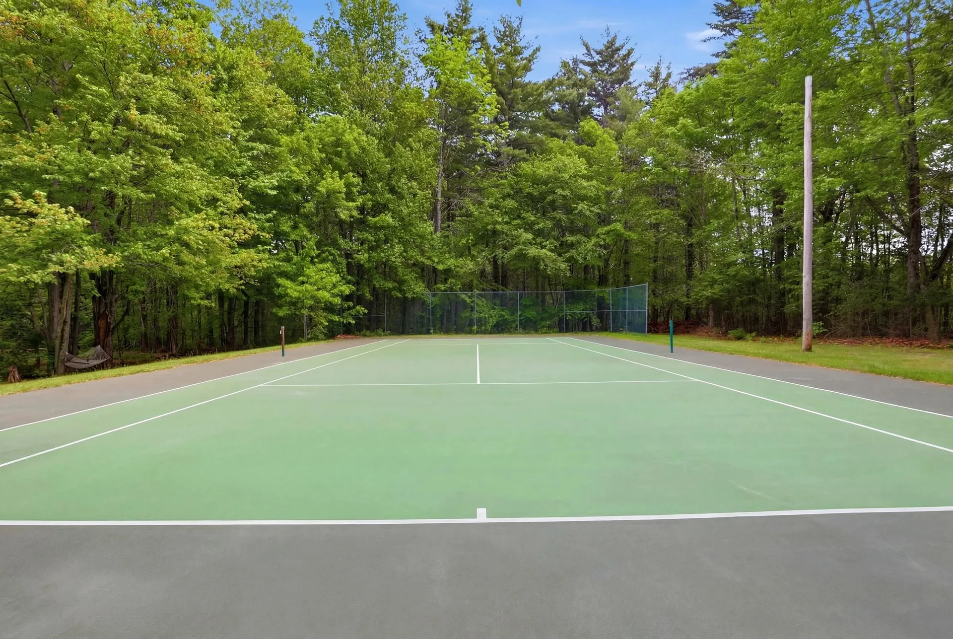 28 Island Road Deerfield NH 03037