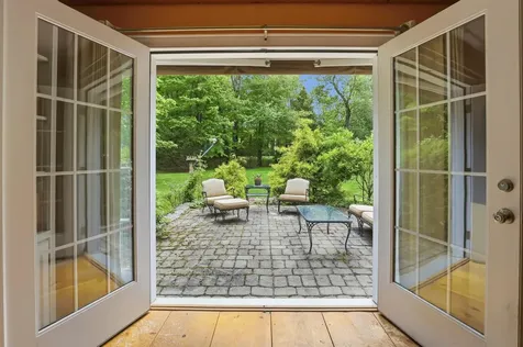28 Island Road Deerfield NH 03037