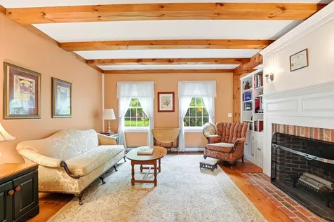 28 Island Road Deerfield NH 03037