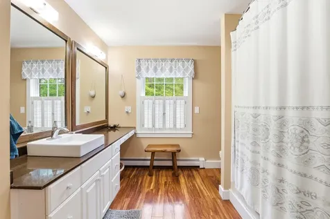 28 Island Road Deerfield NH 03037