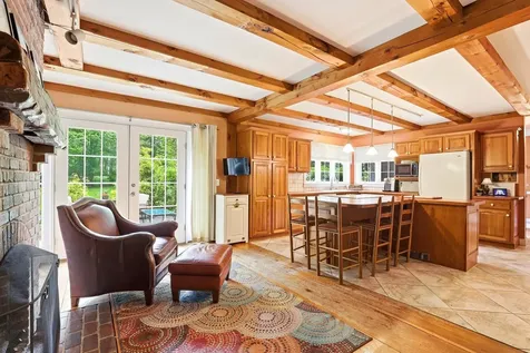 28 Island Road Deerfield NH 03037